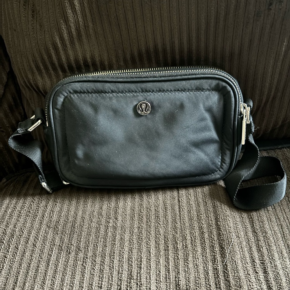 Lululemon Athletica Black Belt Bag with Adjustable Strap